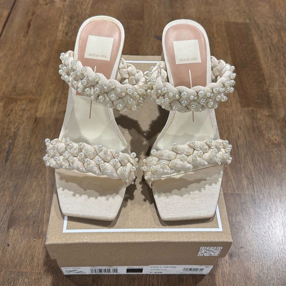 Dolce Vita Paily Pearl, Vanilla Pearl Heels, NEVER WORN!